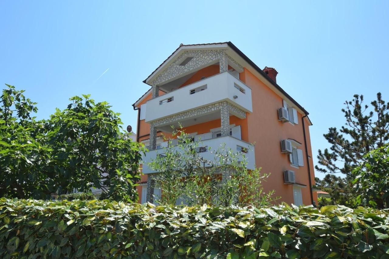 Apartments Gabrijel Malinska Exterior foto